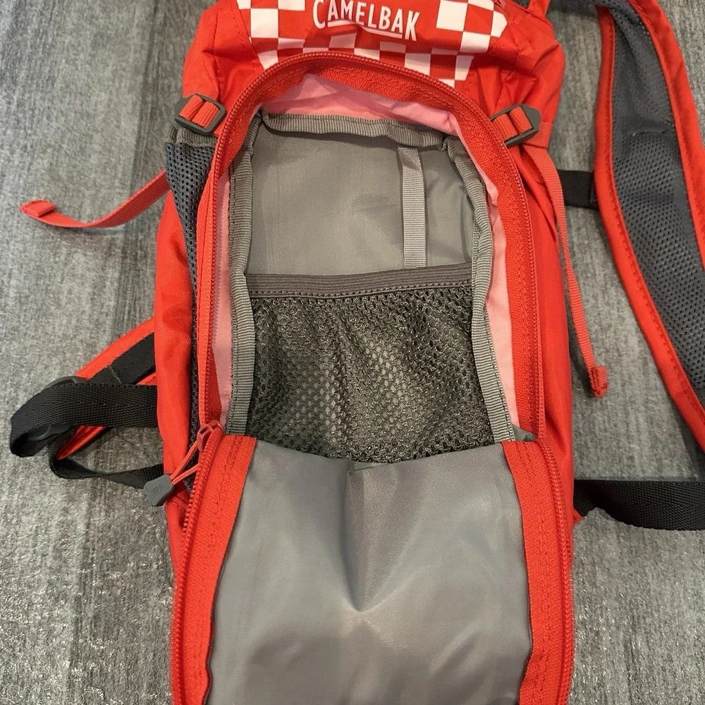 CamelBak Mini M.U.L.E. Kids Hydration Backpack, Racing Red C_Racing Red Hiking